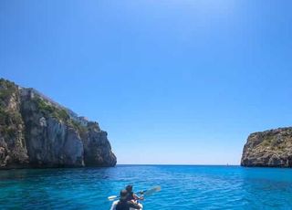 Cala en Poprter Adventures