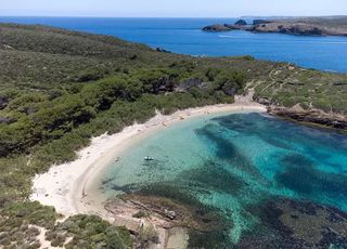 Wassertaxis zu Stränden