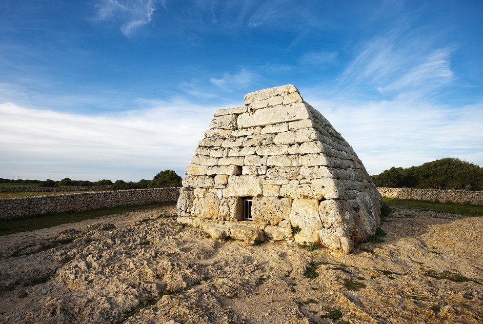 Es Tudons naveta,Menorca